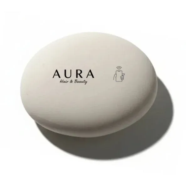 AURA Hair & Beautyのロゴが入ったURL stone