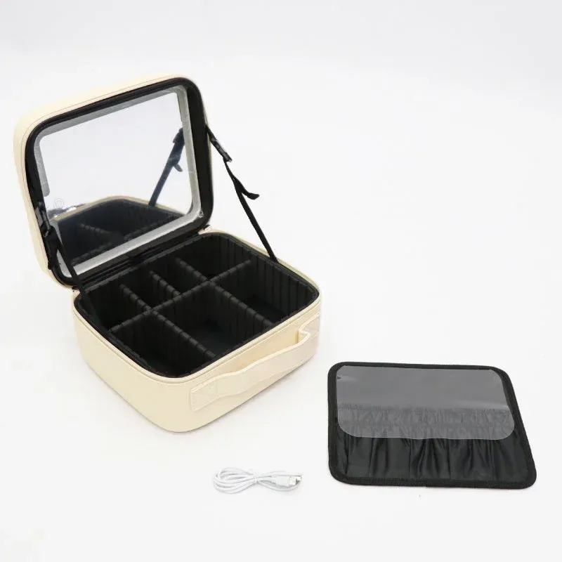 LEDミラーと内部の仕切り