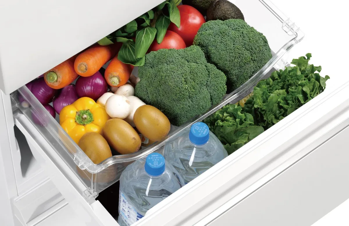 AQUA 3ドア冷凍冷蔵庫「AQR-31A」の真ん中野菜室