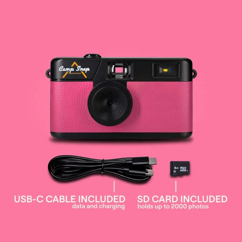 Camp Snap CameraとUSB-Cケーブル、SDカード