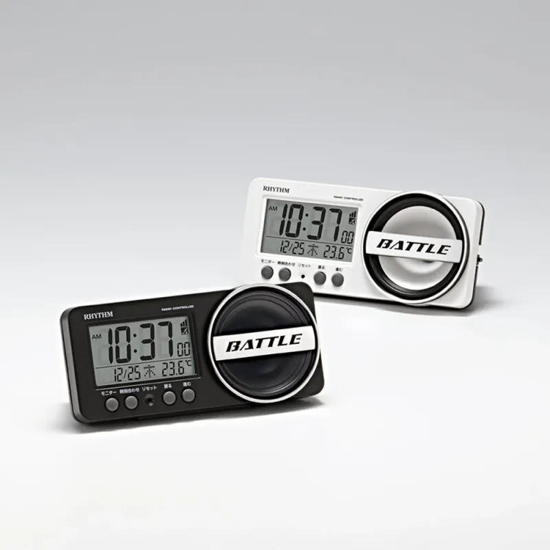 黒と白のデジタル電波目覚まし時計
