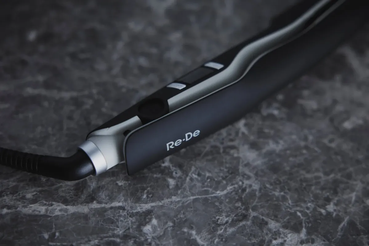 ベルベットコートが施されたRe・De Hair Straight