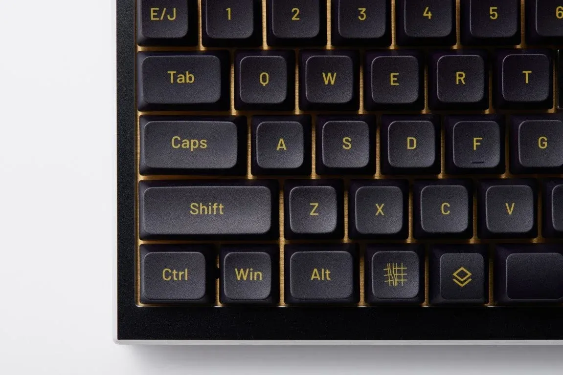 アルミ削り出しのキーボードクローズアップ