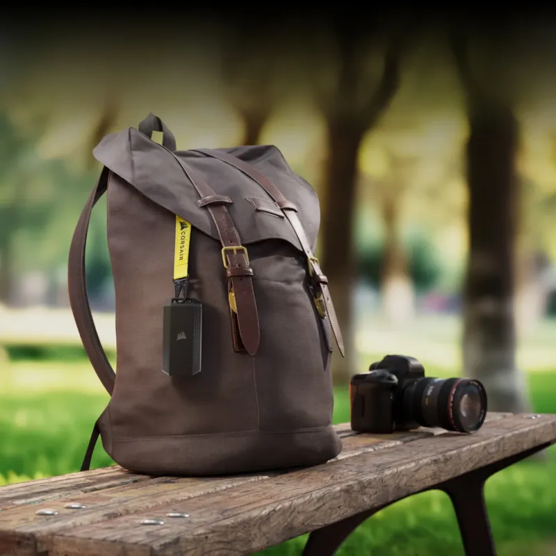 屋外で使用されるCORSAIR外付けSSD