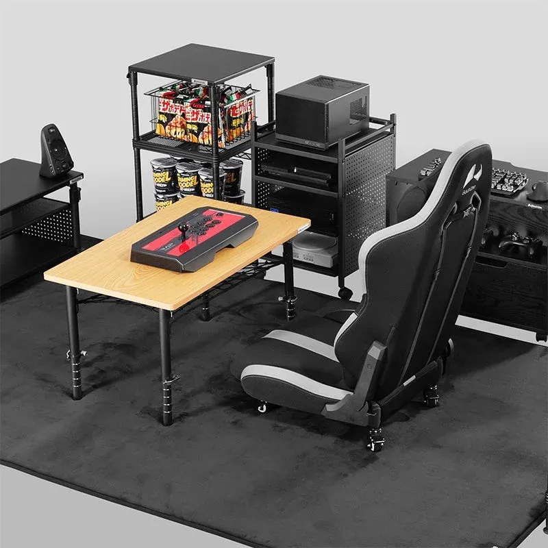 ゲーミングデスクとスナック