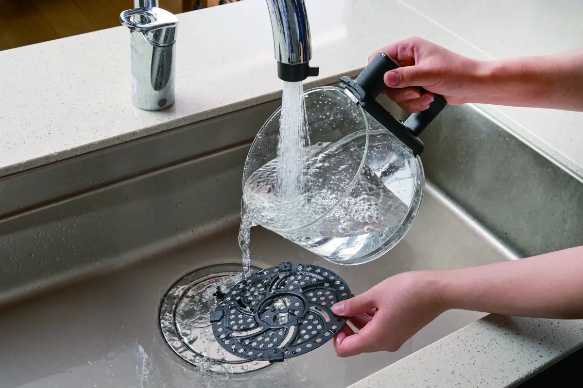 丸洗い可能なトレイとプレートでお手入れ簡単