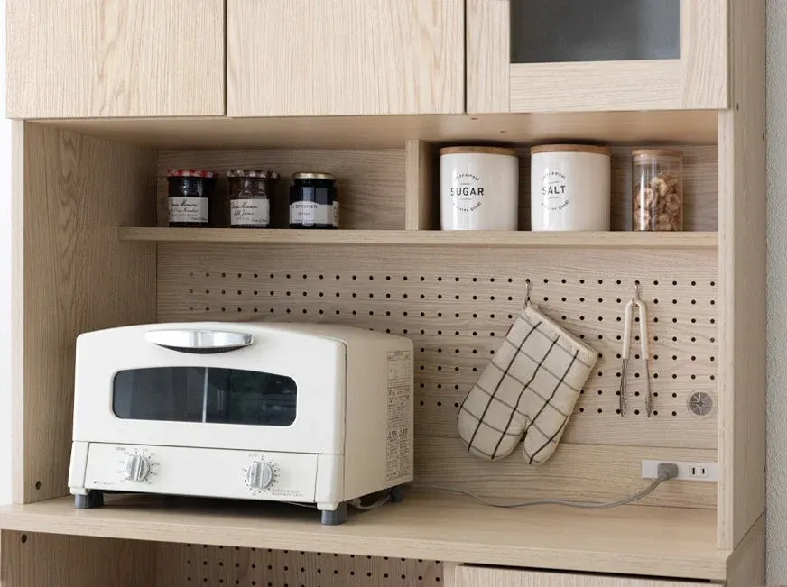 有孔ボードに調味料が置かれた様子