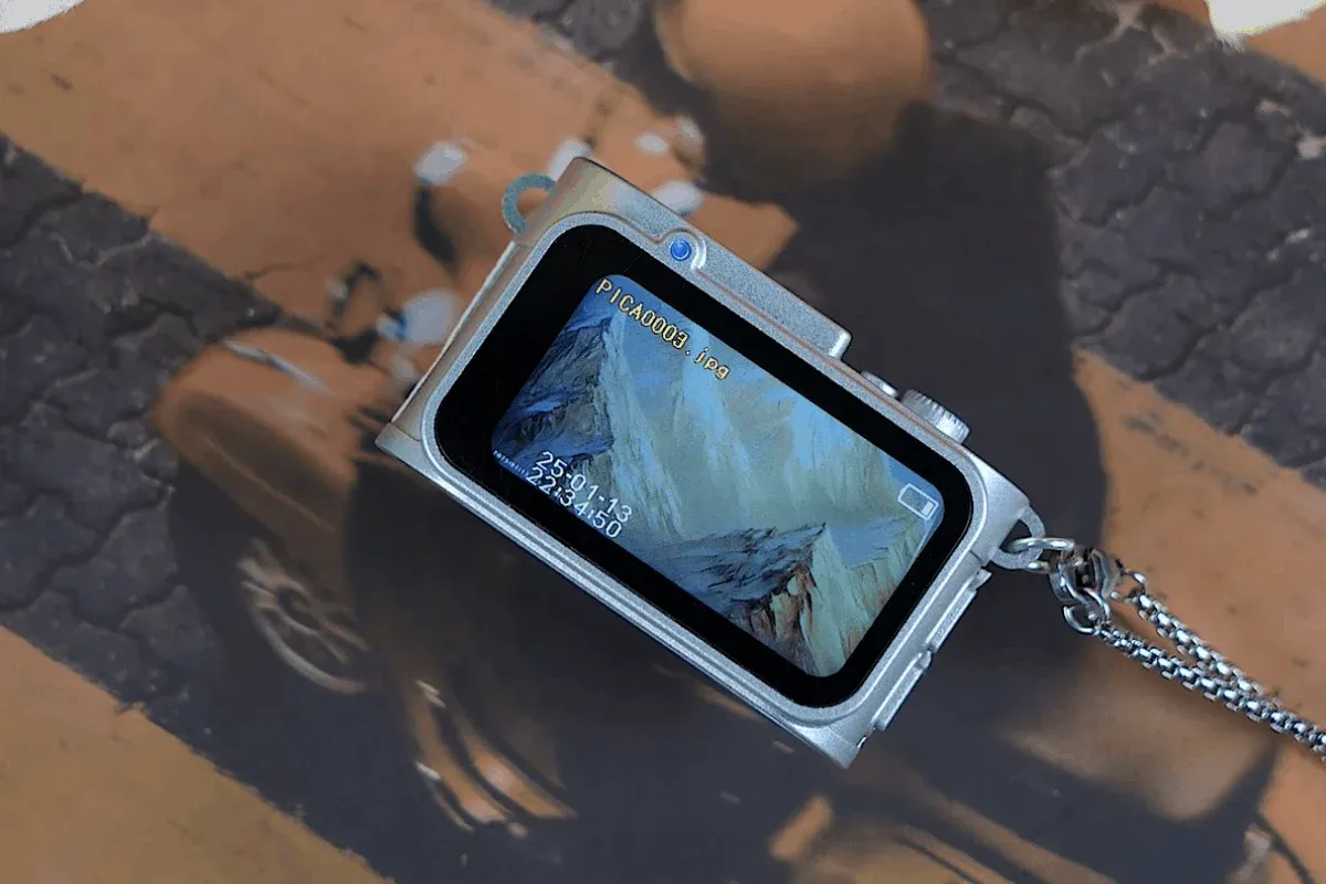 S160ミニカメラのディスプレイ