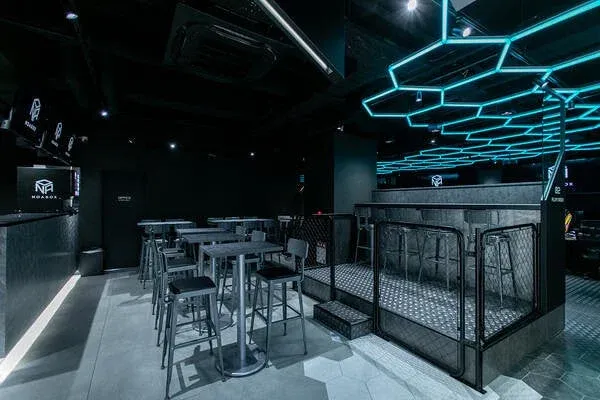 VRエンターテイメント施設の内部