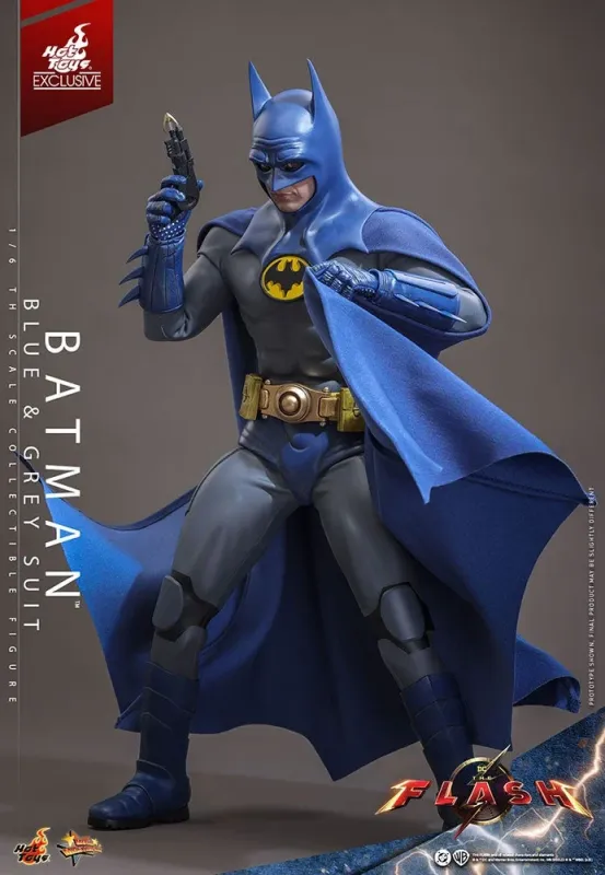 スーツのディテールとグラップネル・ガン