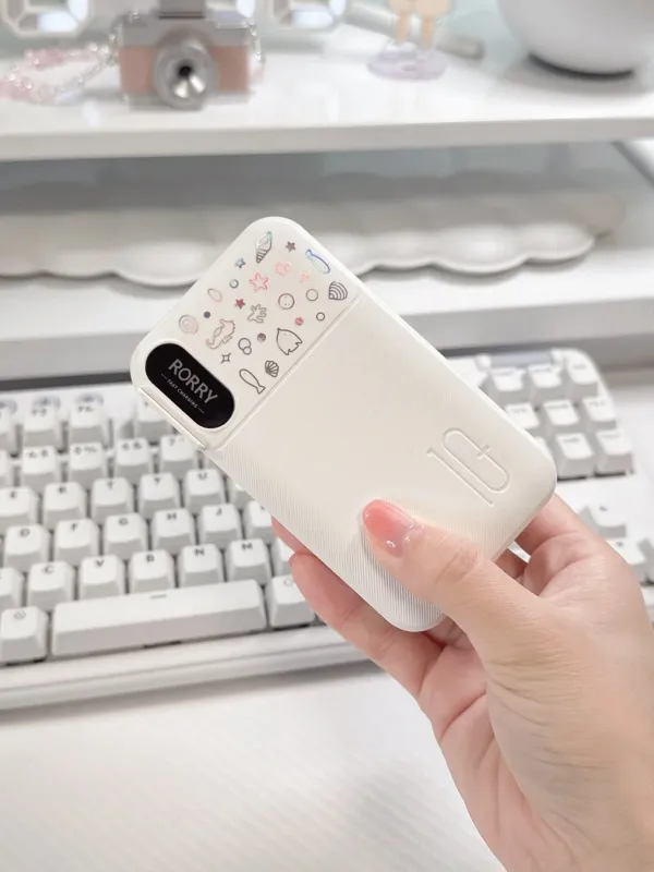 モバイルバッテリーとキーボード