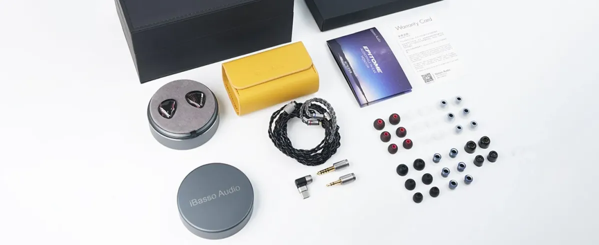 イヤホン、オーディオ機器、インイヤーモニター、iBasso Audio、EPITOME、アクセサリー、イヤーピース、ケーブル、ケース、開封、白背景