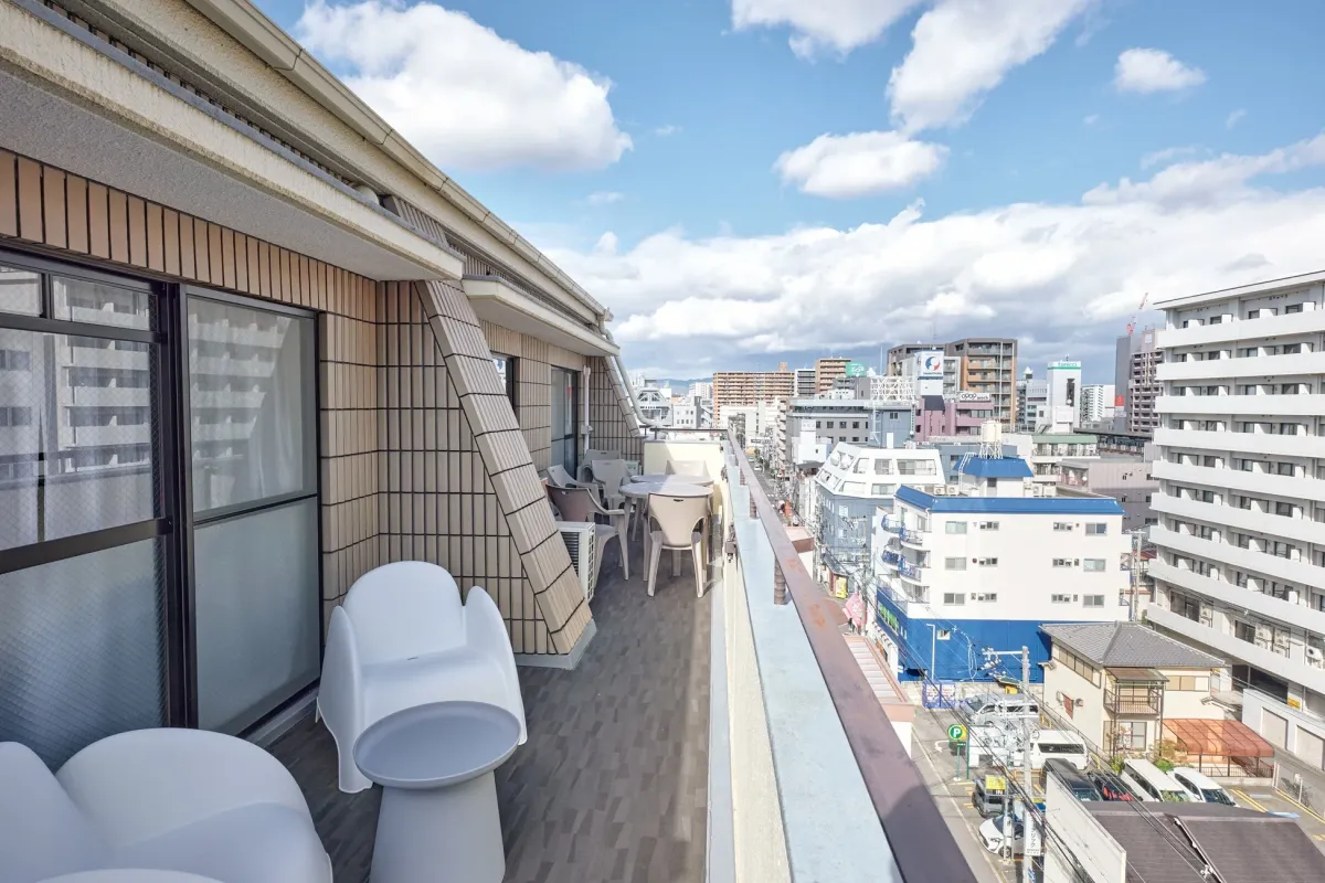 バルコニーから都市のパノラマビュー