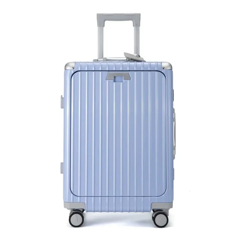 エナメルスカイブルーのスーツケース