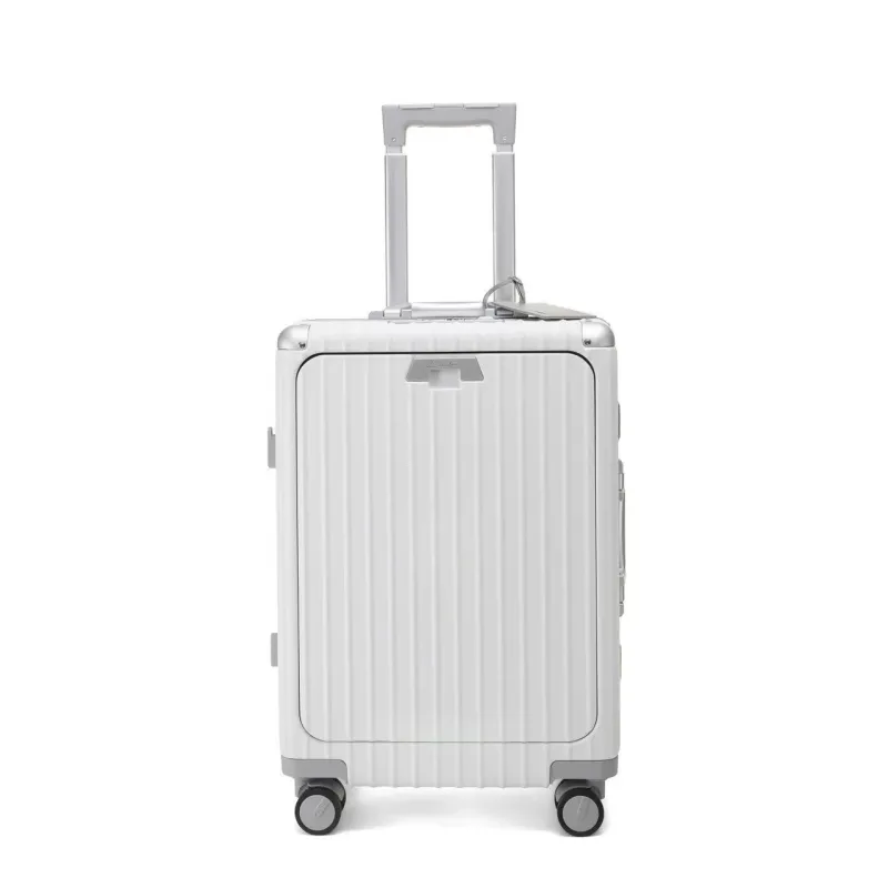 マットホワイトのスーツケース