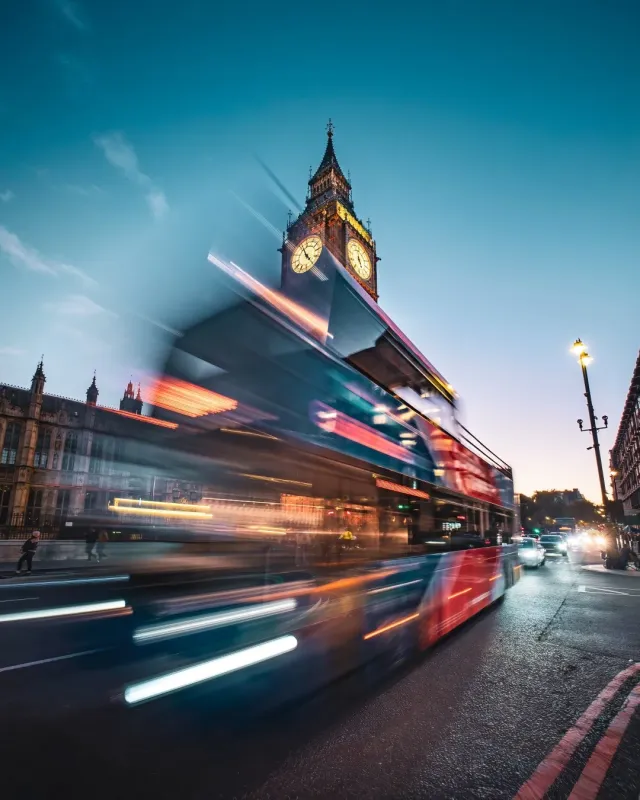 ロンドン、ビッグベン、二階建てバス