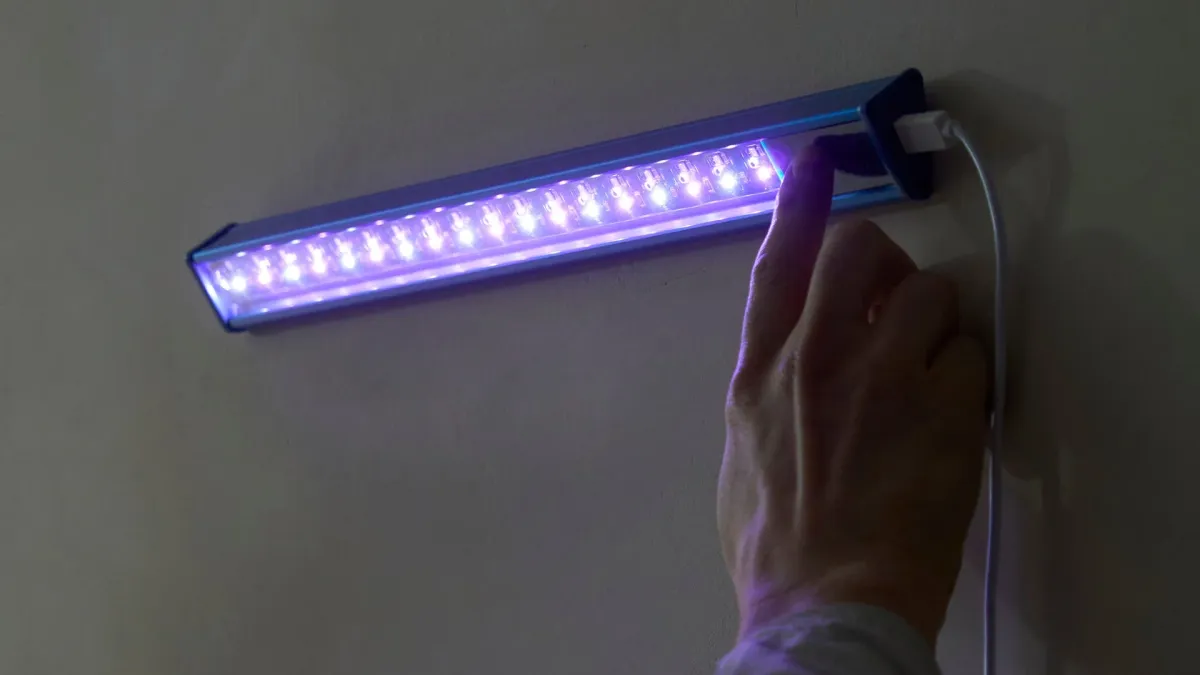 壁掛けLEDライトの操作イメージ