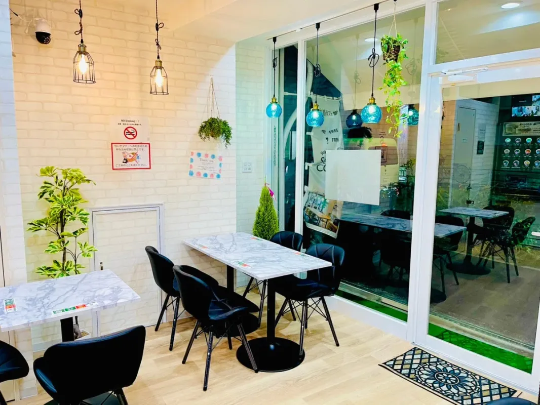 Qder self cafe 針中野駅前店の店内