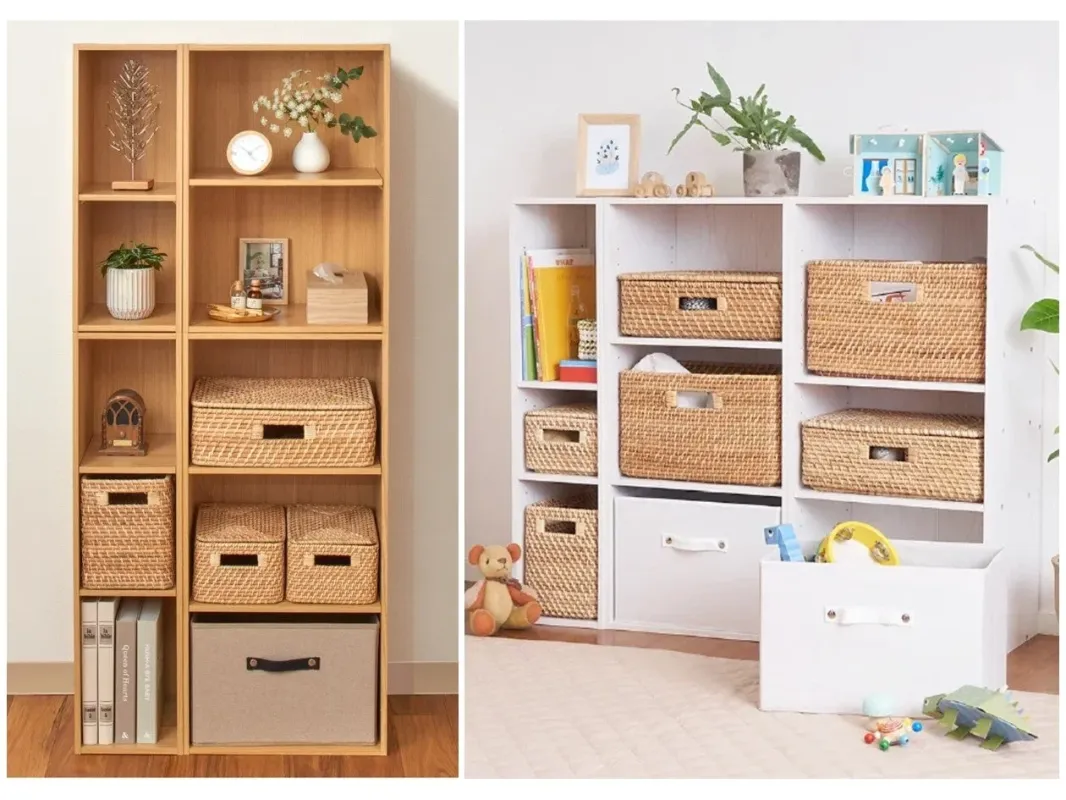 整理整頓された2つの収納棚の画像。左は木目調で装飾品や本、右は白で子供のおもちゃや植物をバスケットに収納。機能的で居心地の良い空間を演出しています。