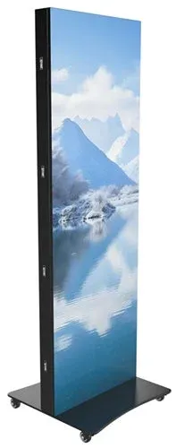 雪山と湖の美しい風景が描かれた縦長のディスプレイスタンド