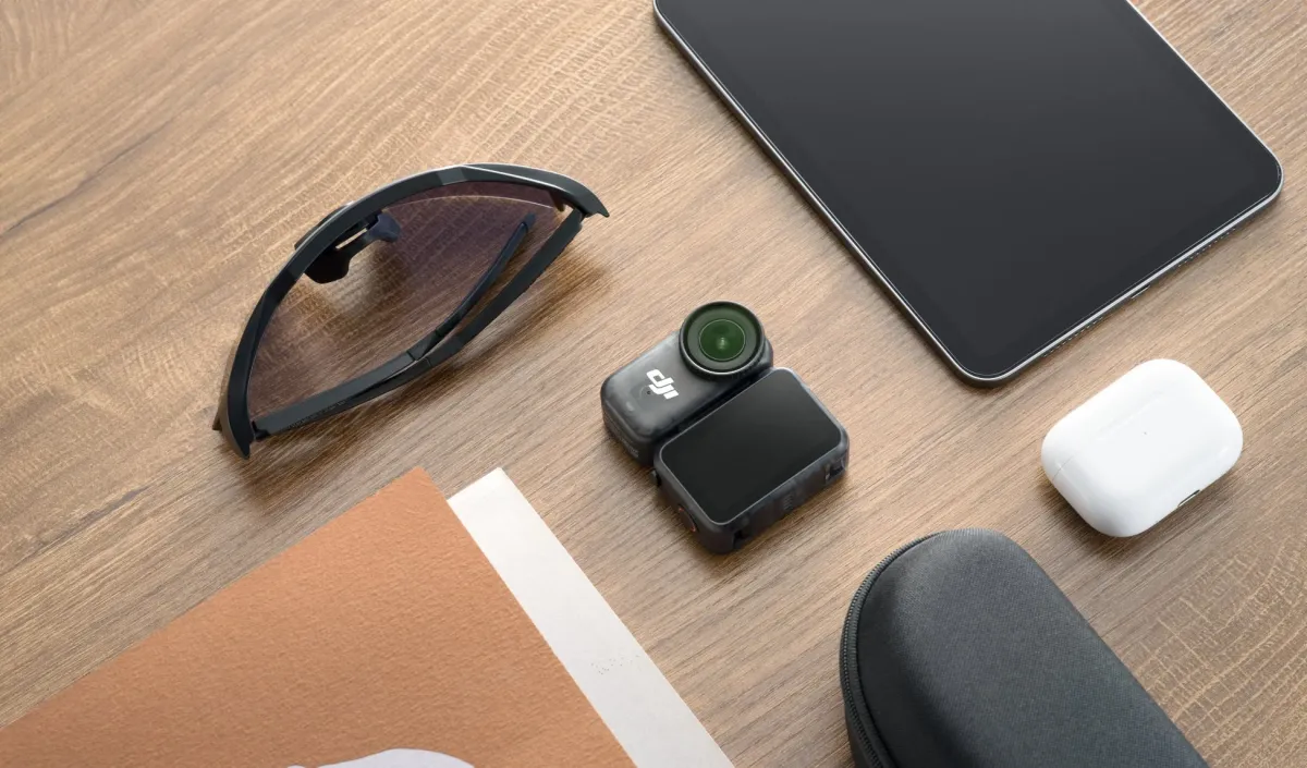 デスクに並べられたガジェット