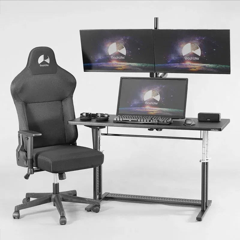 3台モニターのゲーミングデスク