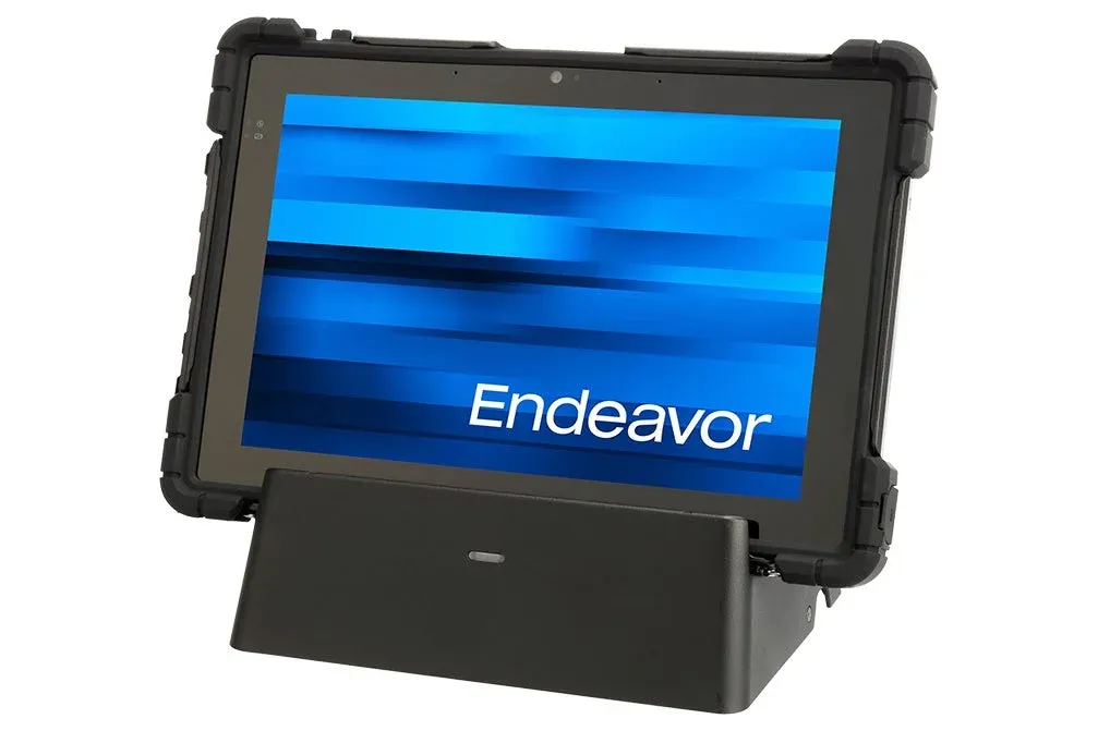 ドッキングステーションに立てかけられたタブレット