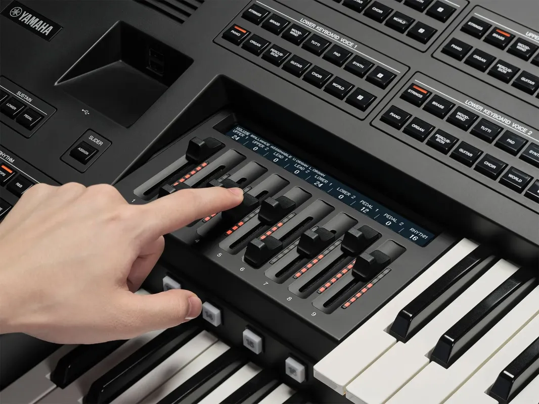 ヤマハ製電子オルガンの操作パネル