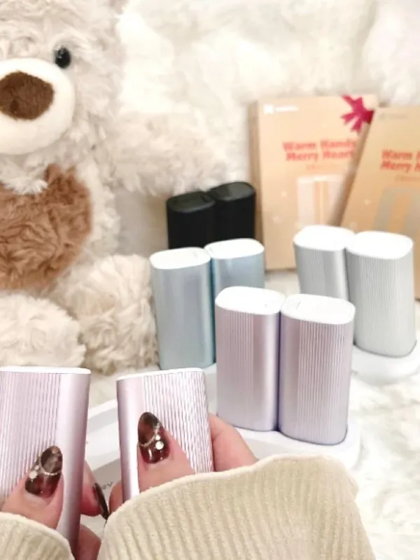 充電式カイロとテディベア