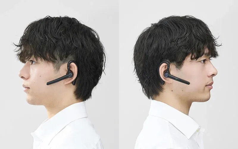 Bluetoothヘッドセットを装着した男性の横顔が左右に並んでいます