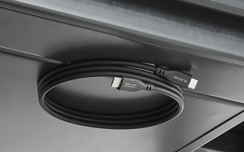 シリコンタイプがデスクに吸着