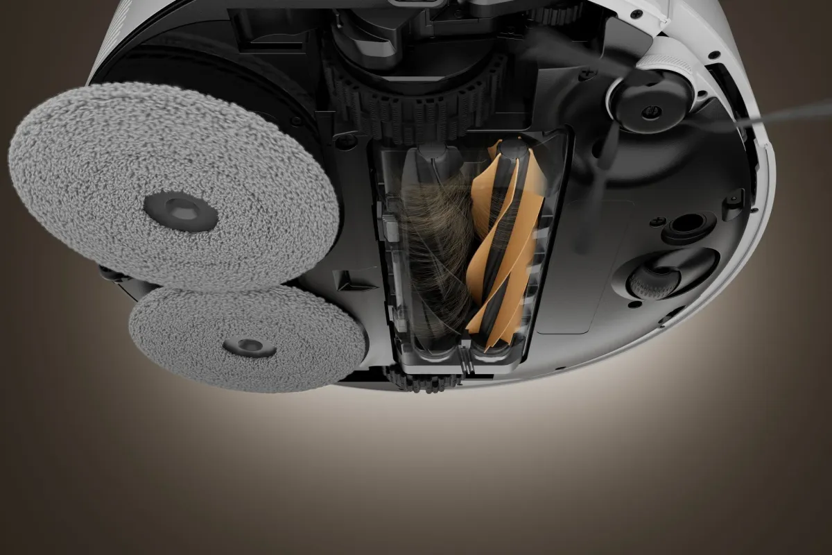 ロボット掃除機の下部ブラシとモップパッド