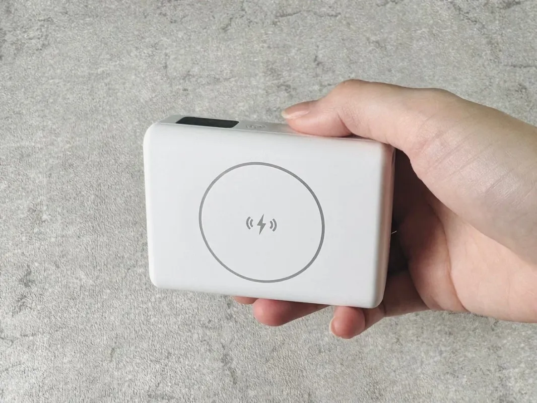 PD45W対応モバイルバッテリー ワイヤレス充電