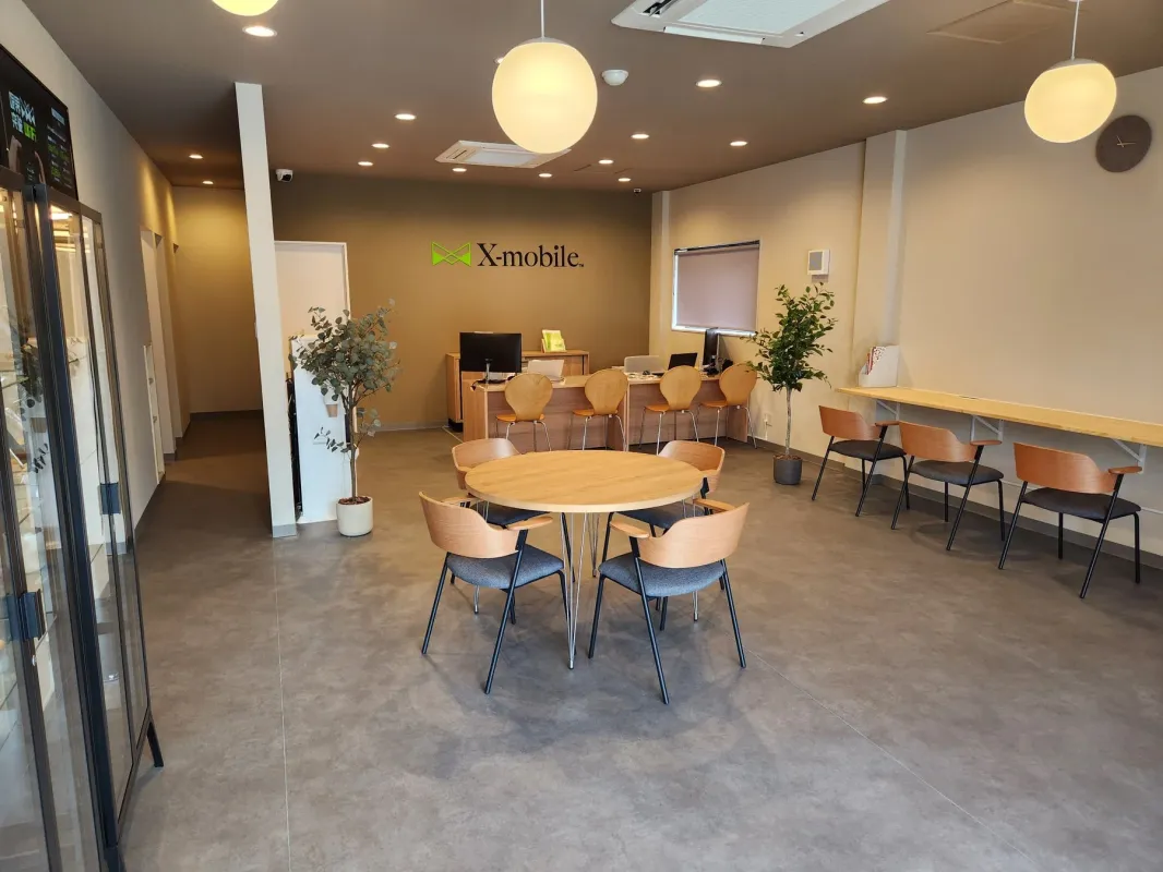 エックスモバイル 店舗内部