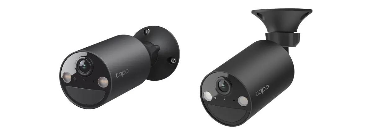黒色の「tapo」ブランドの防犯カメラ