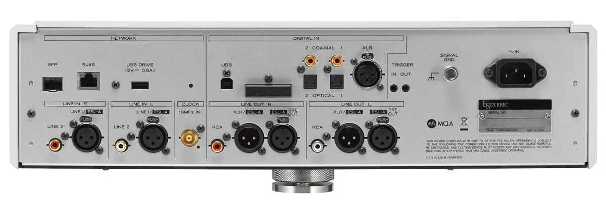 ESOTERIC N-05XE 背面パネル