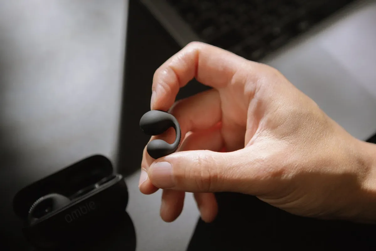 ambie sound earcuffs AM-TW02COM 充電ケース