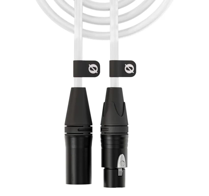 白と黒のXLRケーブル