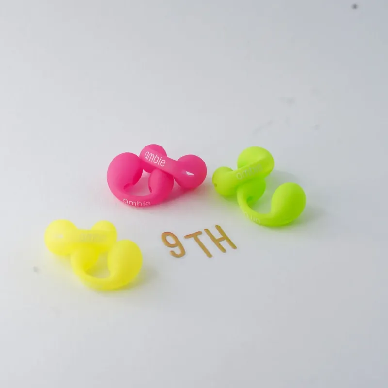 Socksガチャのイメージ、ネオンカラー