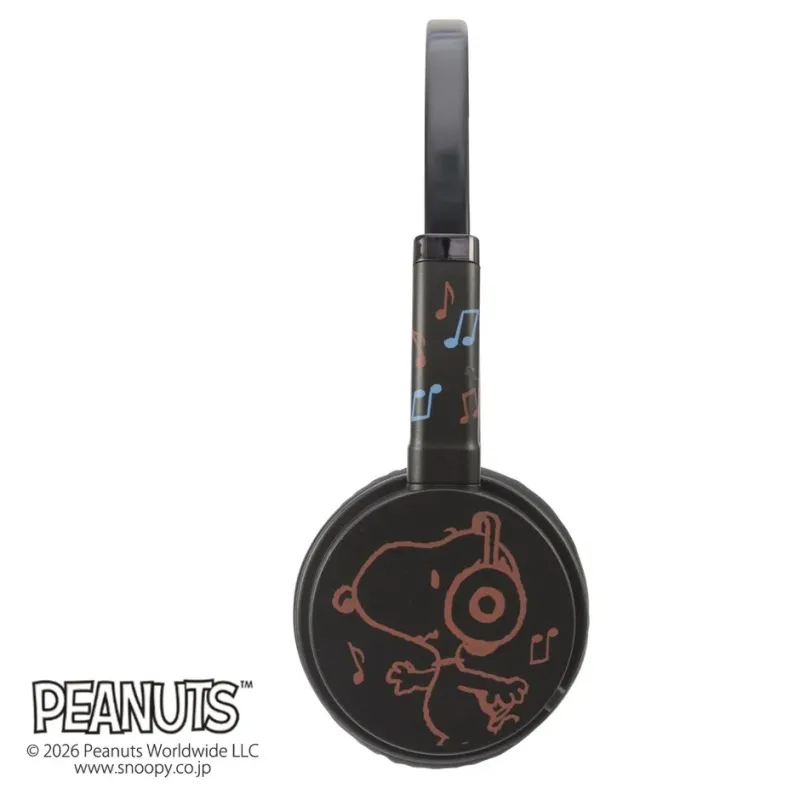 黒いヘッドホンにスヌーピー