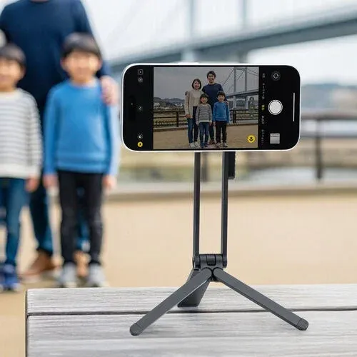 屋外での家族写真撮影