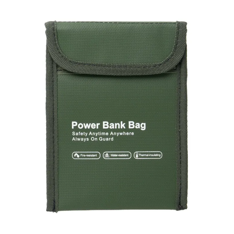 緑のモバイルバッテリーケース