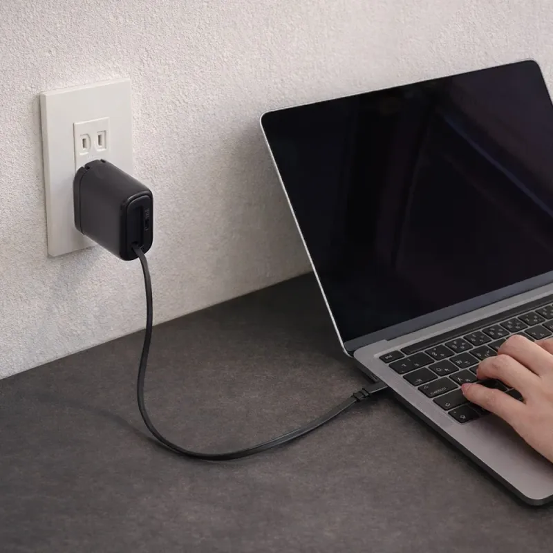 ノートPC充電中