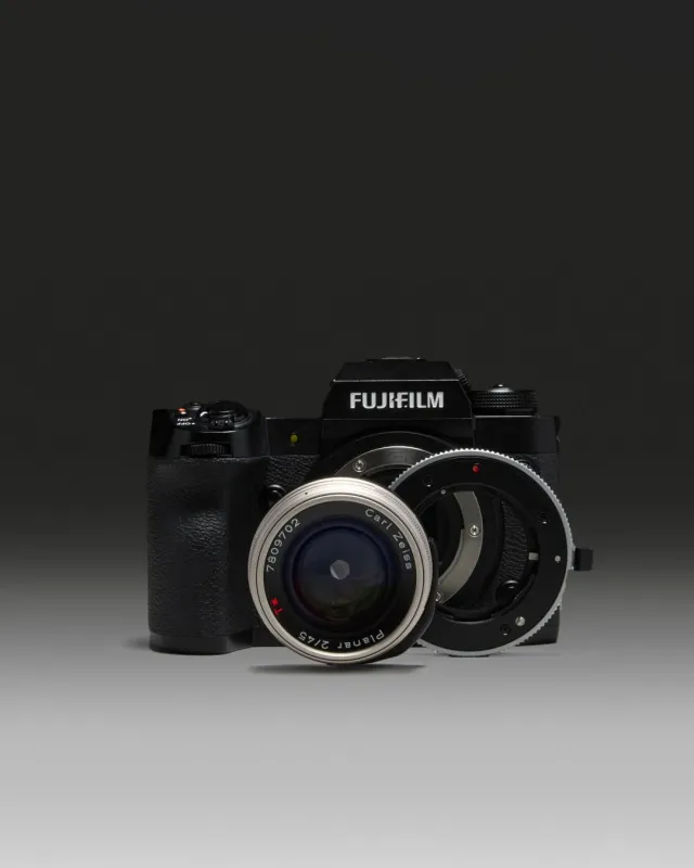 FUJIFILMカメラとCarl Zeiss Planarレンズ、マウントアダプター
