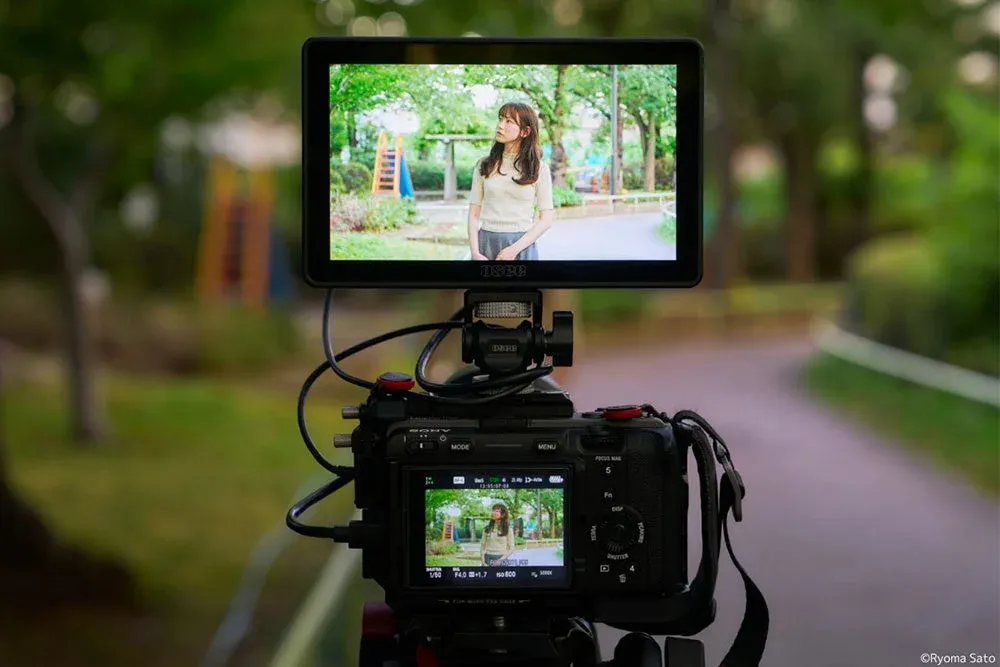 外部モニターと撮影風景