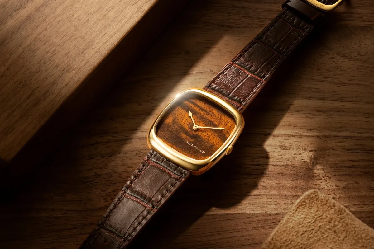 DENNISONゴールドクッションケース時計