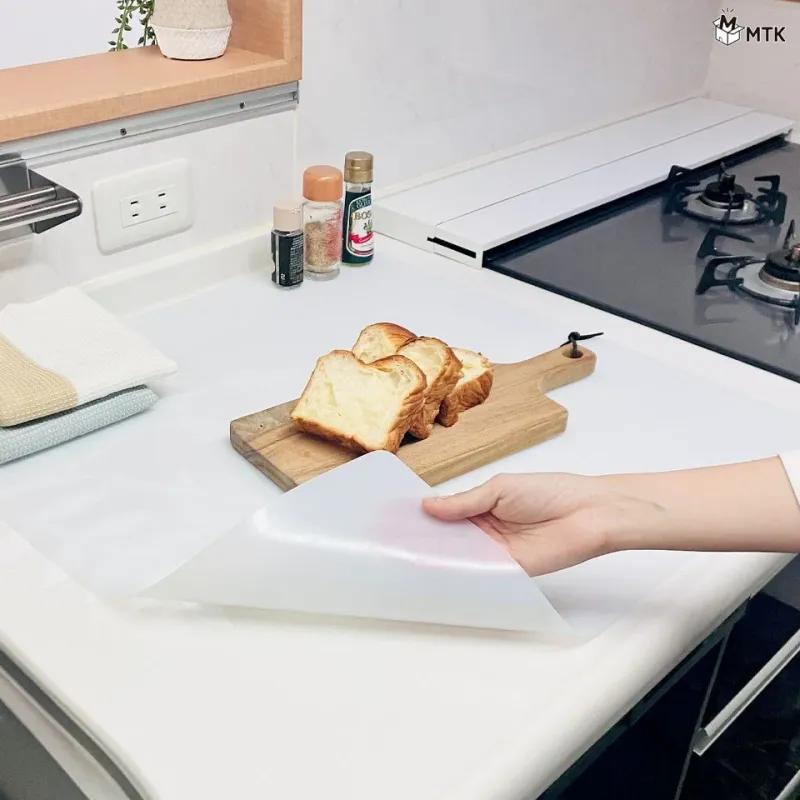 キッチンの調理台に敷かれたマット