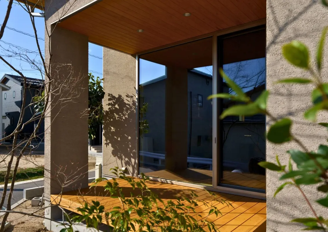 ウッドデッキと庭