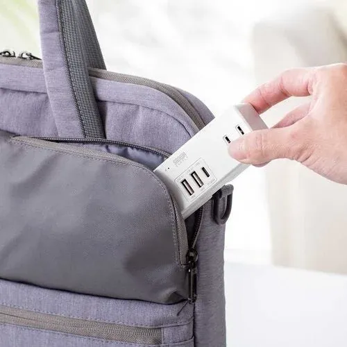 持ち運びに便利な手のひらサイズ