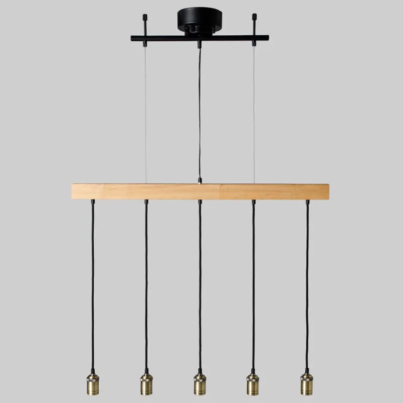 木製の横梁に5つの電球ソケットが付いたペンダントライト